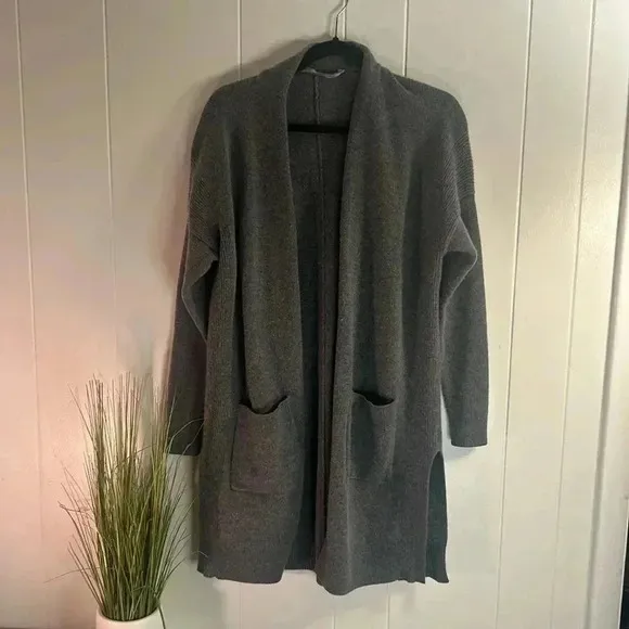 Athleta Dark Gray Wool Cashmere Oversized Spirit Wrap size Small