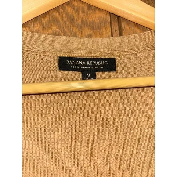 Banana Republic 100% Merino Wool Minimalist 3/4 length Sleeve Boyfriend Cardigan