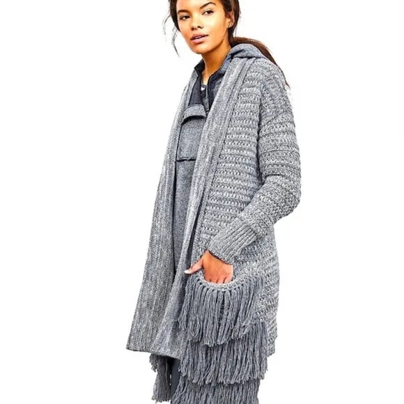 Banana Republic Long Sleeve Grey Fringe Chunky Knit Open Front Cardigan Heavy