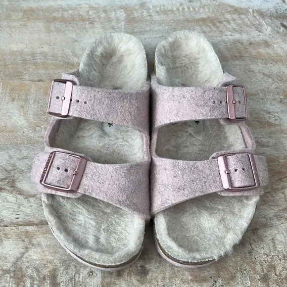 Birkenstocks Arizona Happy Lamb Wool Sandal {Soft Pink} 34
