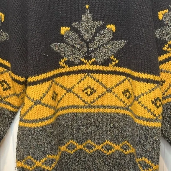 Chunky oversized wool blend vintage southwest tribal agave sweater size M