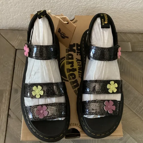 DR. MARTENS Klaire Sandal, size 5