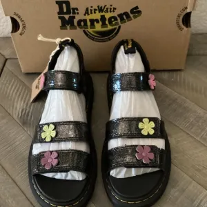 DR. MARTENS Klaire Sandal, size 5