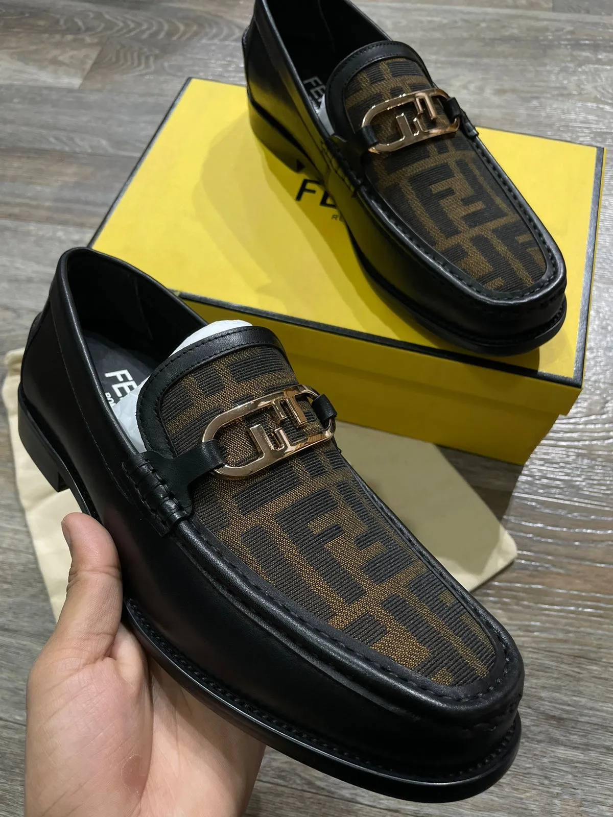 FENDI || Fendi O'Lock Claf Leather Black Loafers