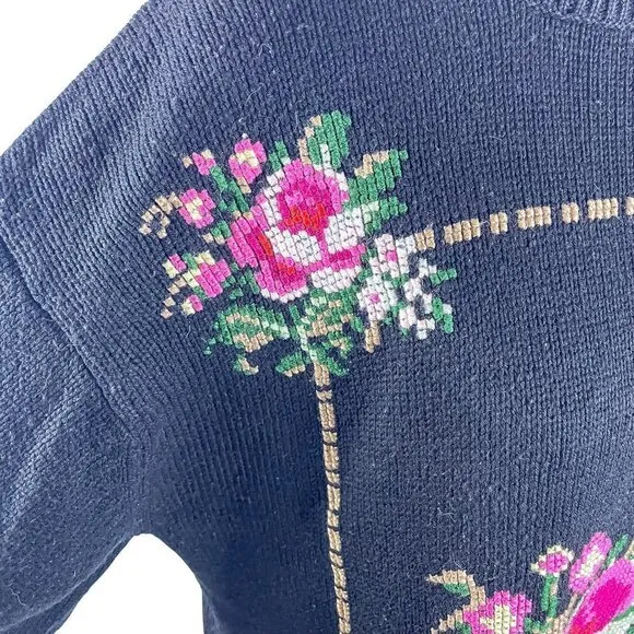 Floral Embroidered Cross Stitch Knit Oversized Sweater sz M