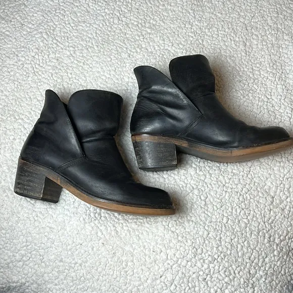 FREE PEOPLE Brooks ankle bootie