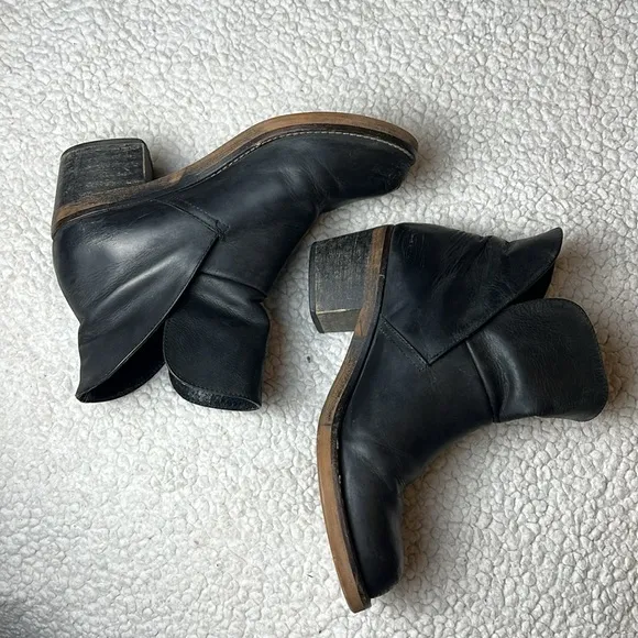 FREE PEOPLE Brooks ankle bootie