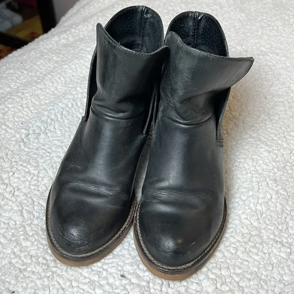 FREE PEOPLE Brooks ankle bootie