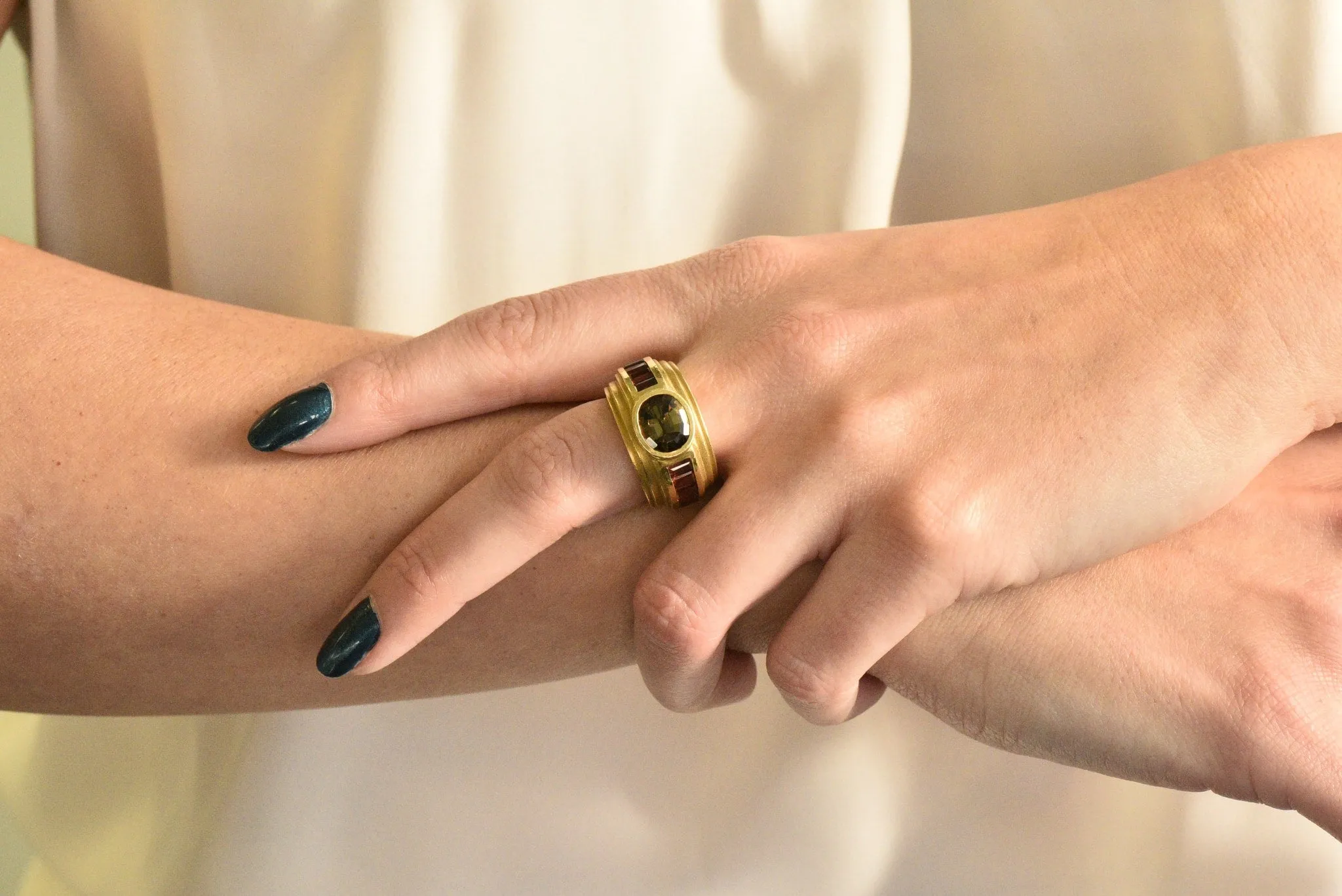 Kieselstein-Cord 3.05 CTW Andalusite Tourmaline 18 Karat Gold Band Ring
