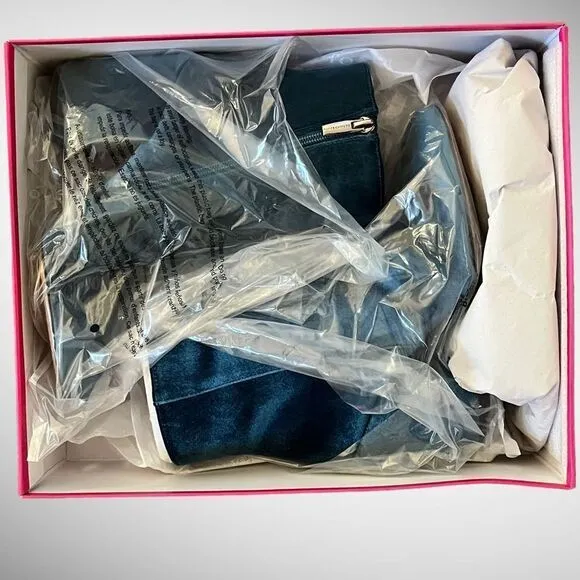 NIB Vince Camuto Destilly Peacock Blue Smooth Velvet Bootie w/Chunky Heels