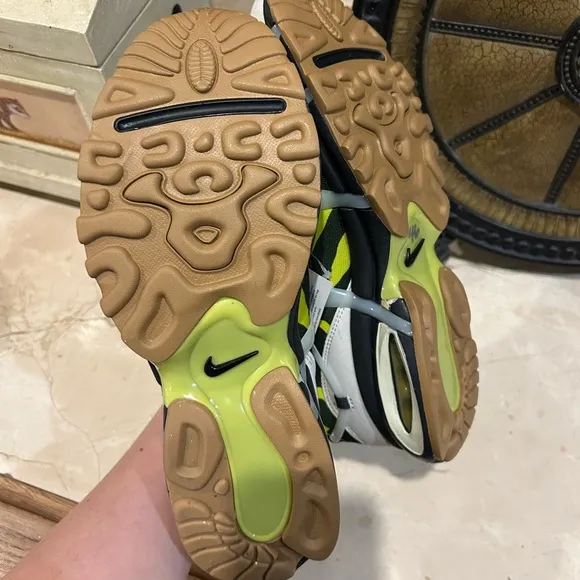 NWOT Nike Air Kukini Men’s athletic Sneaker