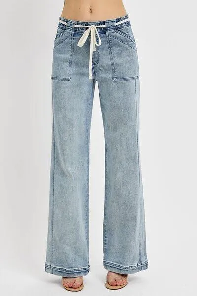 Straight Leg Jeans with Pockets