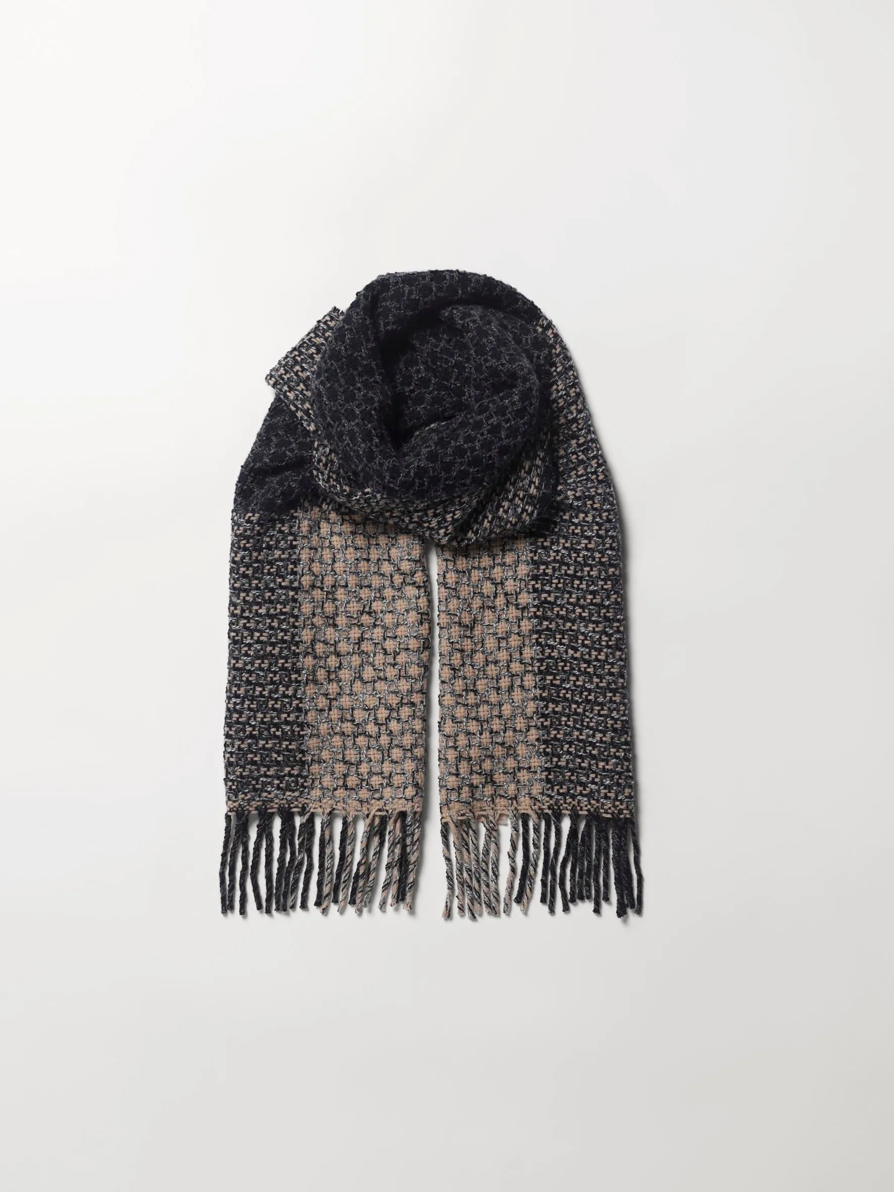 Structure Pompea Scarf