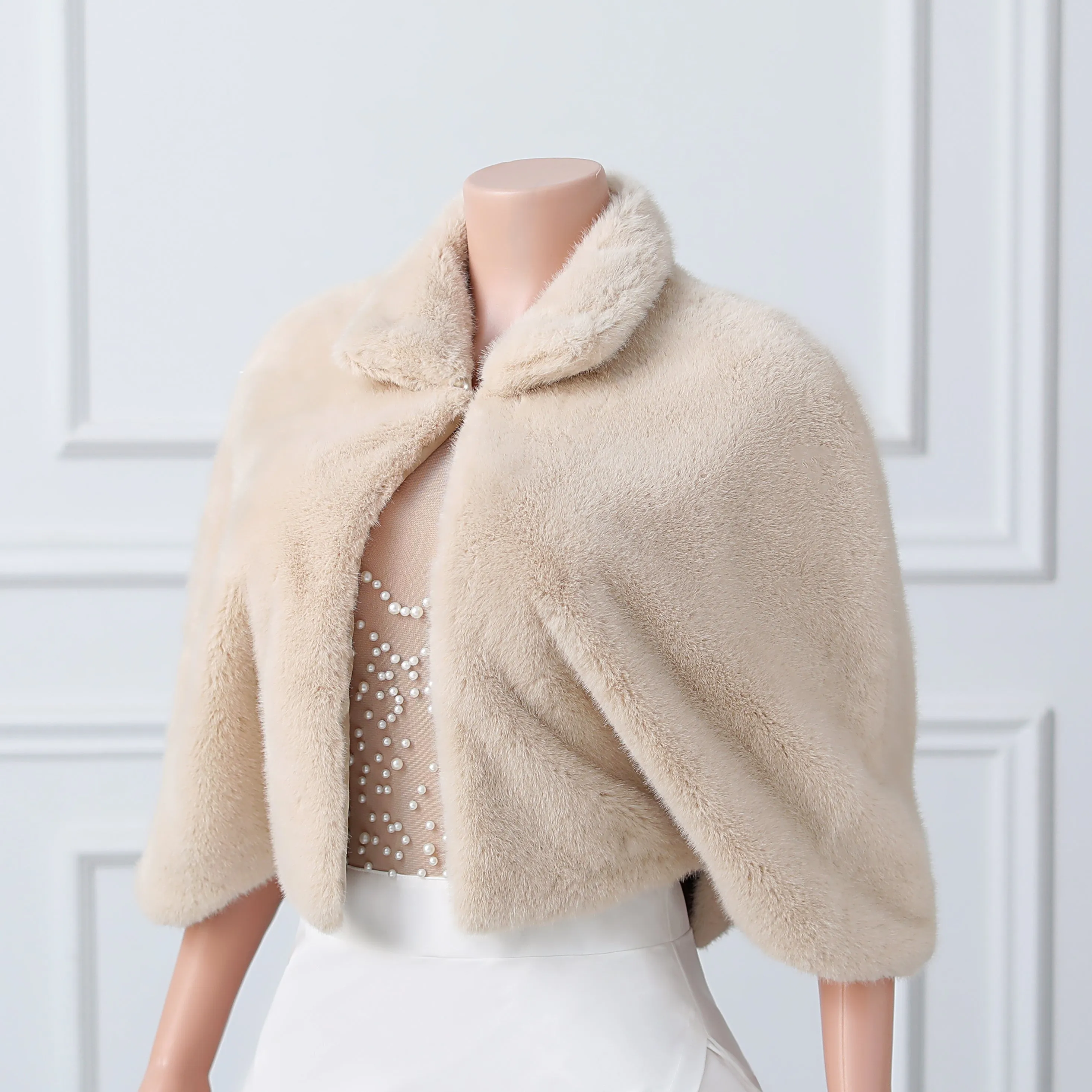 Stylish Mid-length Faux Fur Batwing Cape