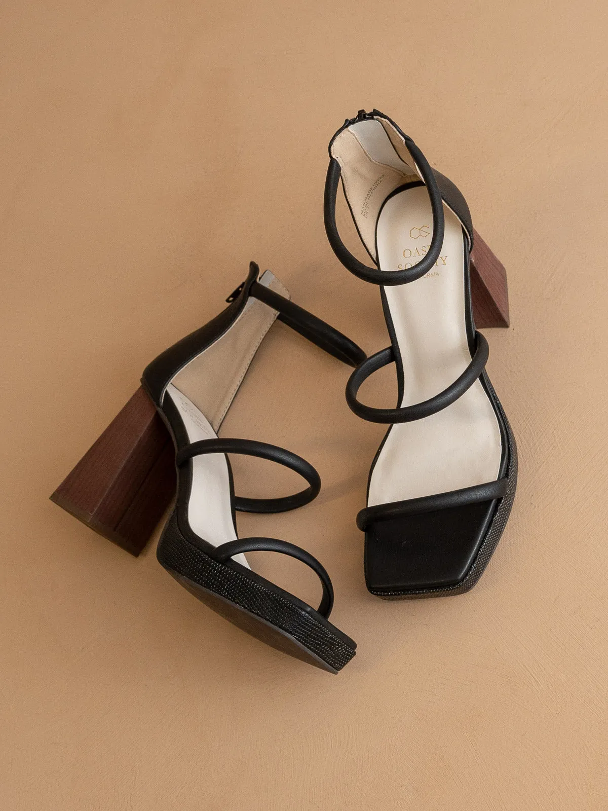 The Aisa | Black 3-strap platform heel