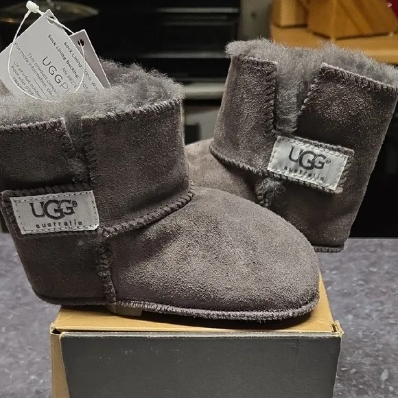 UGG Gray Suede Baby Booties Large 6/7 18-24 Mos