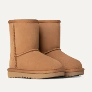 UGG T- Classic II chestnut brown. Toddler size 6. Great condition!