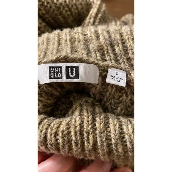 UNIQLO Wool Sweater Size S