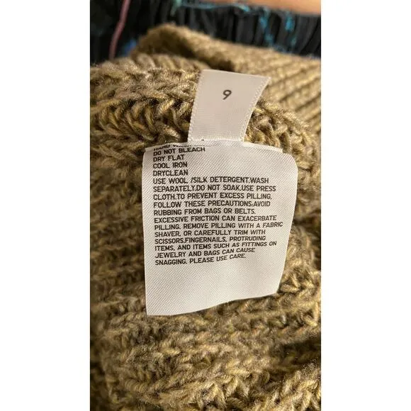 UNIQLO Wool Sweater Size S