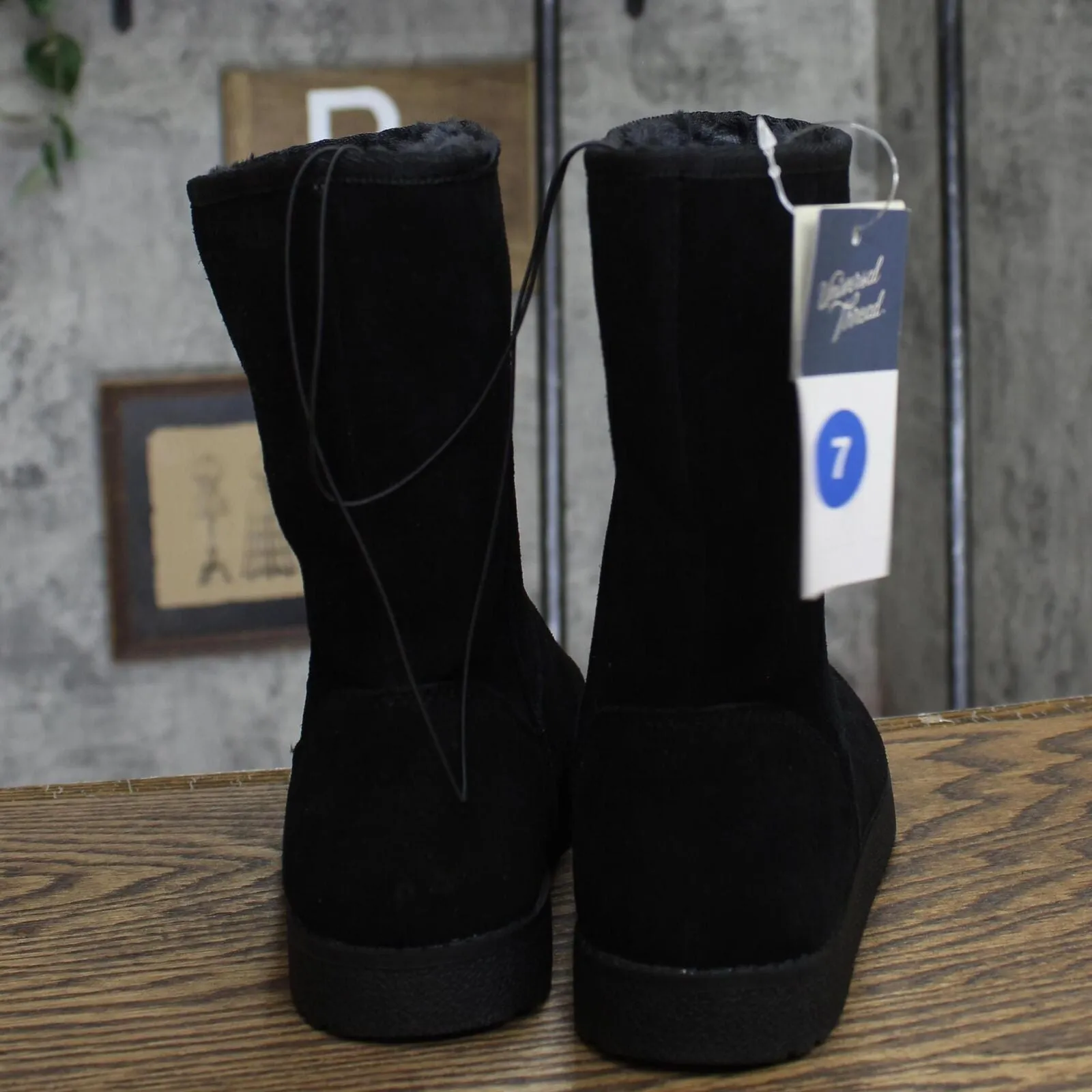 Universal Thread Women's Soph Shearling Style Boots 88375490 Black 7M